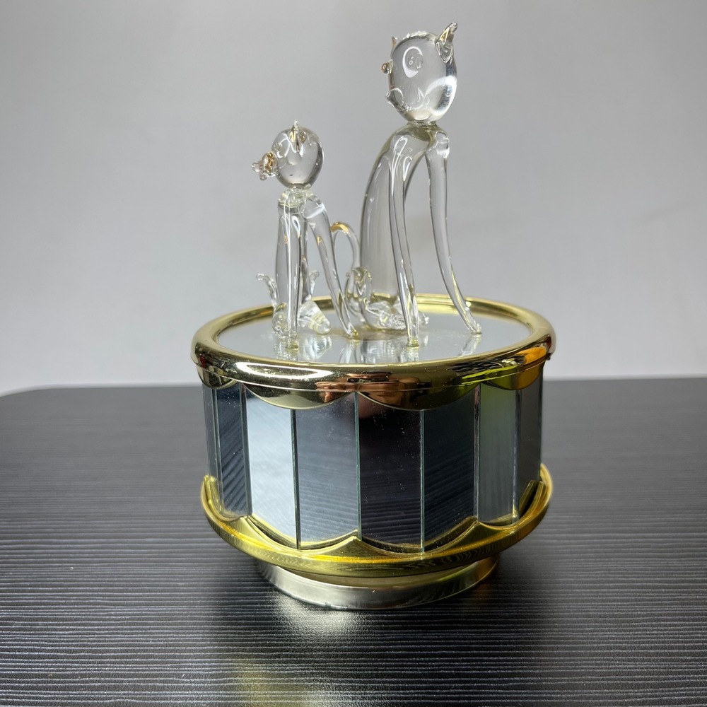 Vintage Music Box Rotating Glass Cats Figurine Mirrored Gold Tone Base Clear - Picture 7 of 8